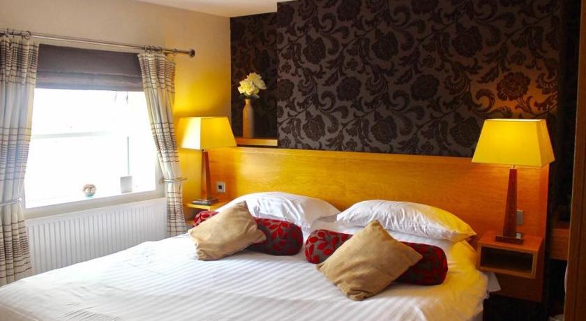 The Groves Inn — Hotel in Harrogate