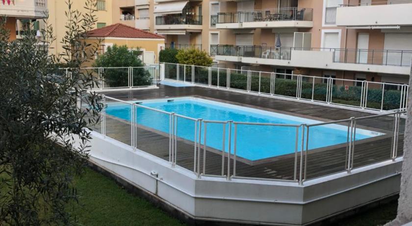 Palais des domes — Hotel in Nice