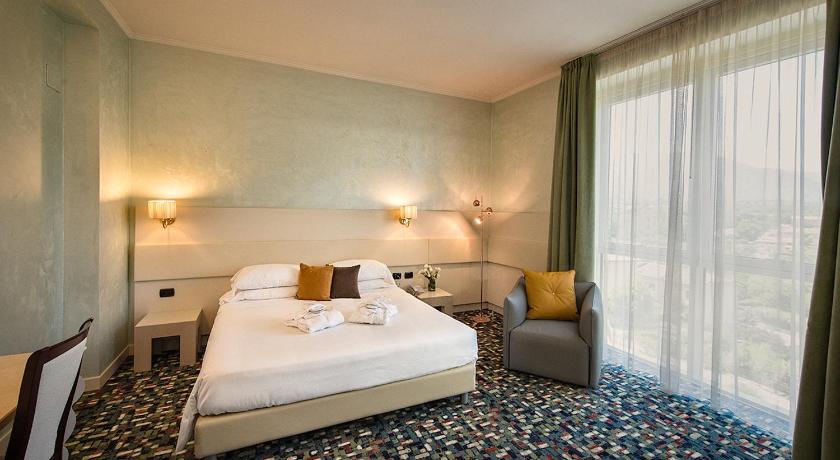 Hotel Ovidius photo