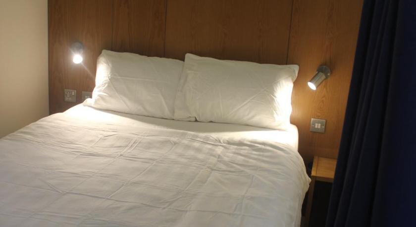 Corona Hotel Rotherham Sheffield Meadowhall photo