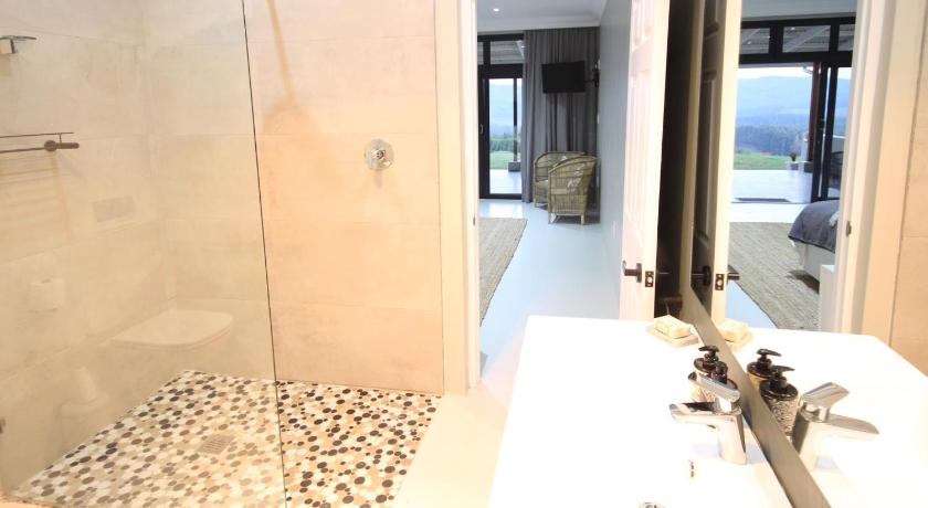 Image of King Room 15