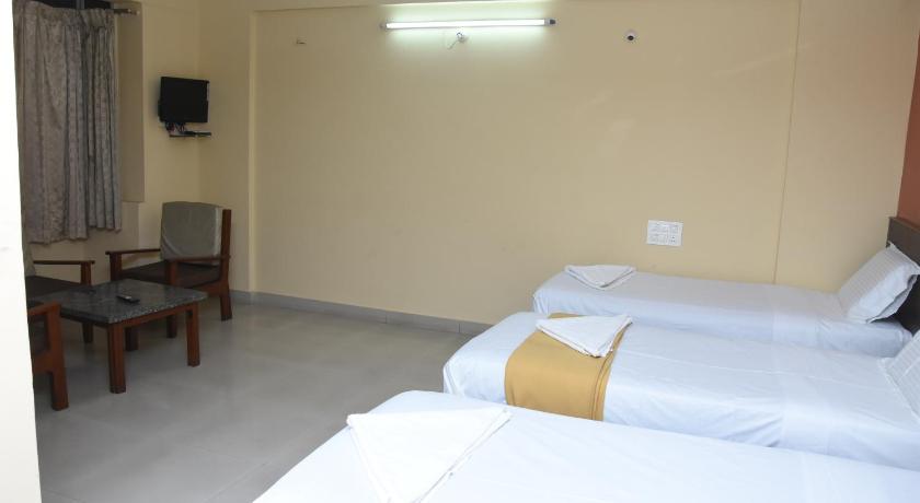 Image of Deluxe Triple Room 2