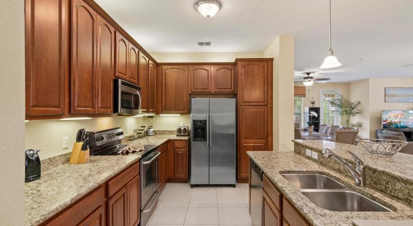 Image of Luxury Three-Bedroom Apartment 10