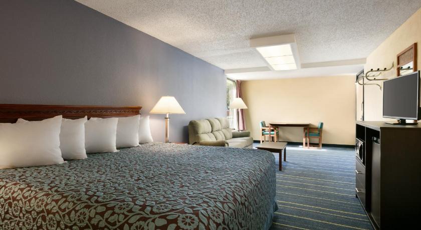 Days Inn by Wyndham Clearwater/Central