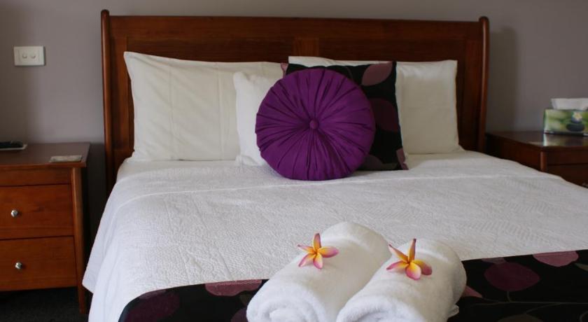 Riverside Motel photo