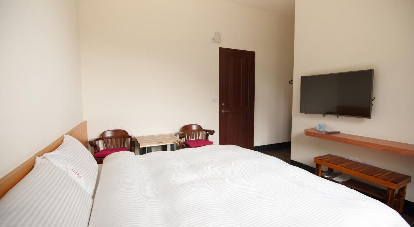 Image of Standard King Room 3
