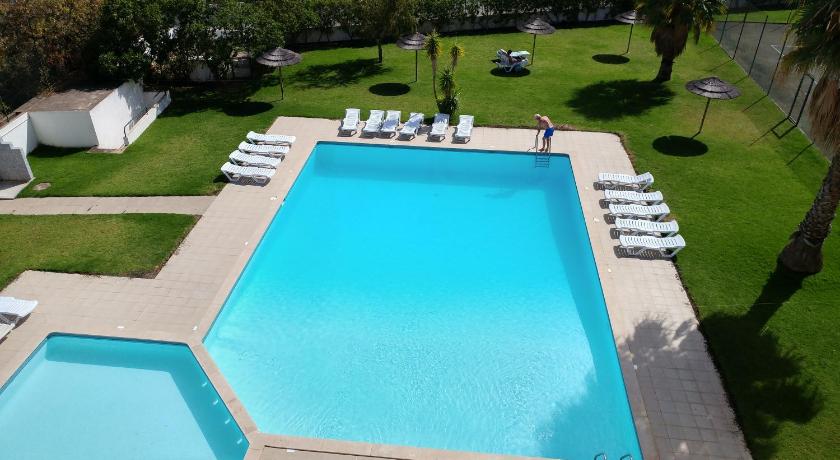 Image of Apartment with Pool View 4
