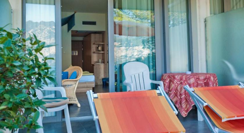 Image of Junior Suite with Terrace and Lake View 6