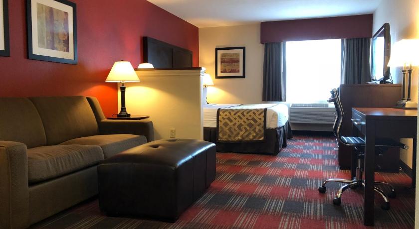 Best Western Dallas Inn and Suites