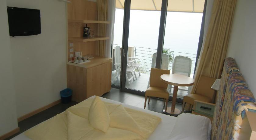 Image of Superior Double Room with Balcony and Lake View 8