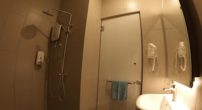 クアラ・リピス U Design Hotel Kuala Lipis 2つ星 ホテル プール