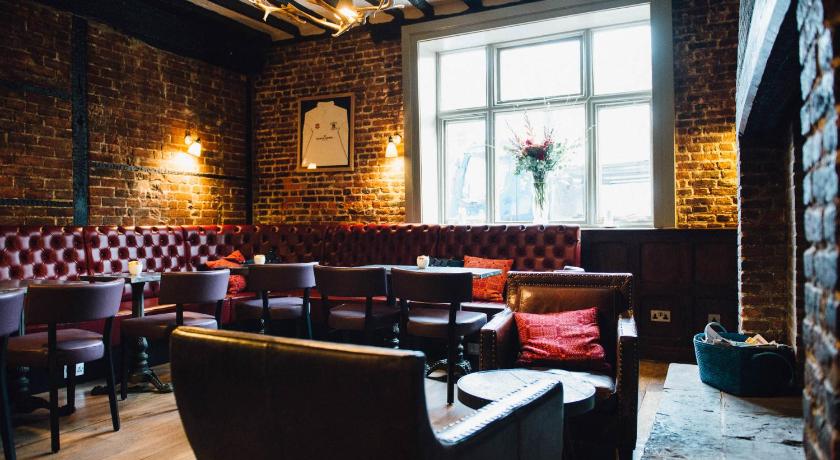 Kings Arms Hotel photo