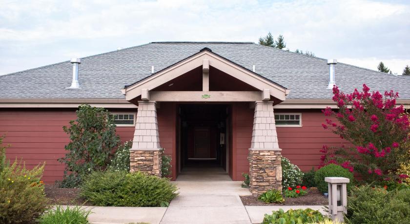 Oregon Garden Resort Lodge Silverton Or Deals Photos Reviews