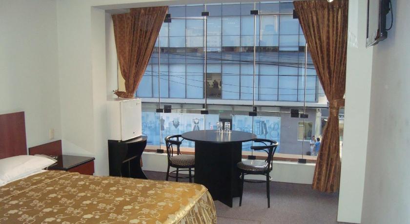 Hostal Bond — Hotel in Lima
