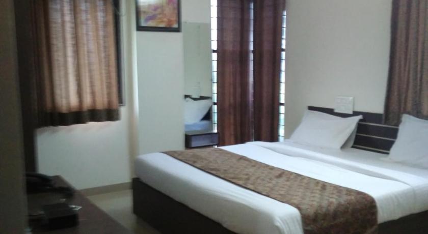 BALAJI LODGING photo