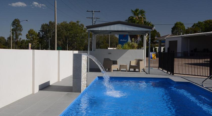 Rocky Gardens Motor Inn photo