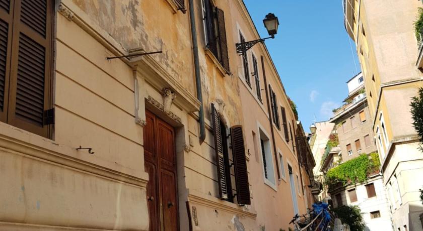 La Roma di Camilla in Trastevere photo