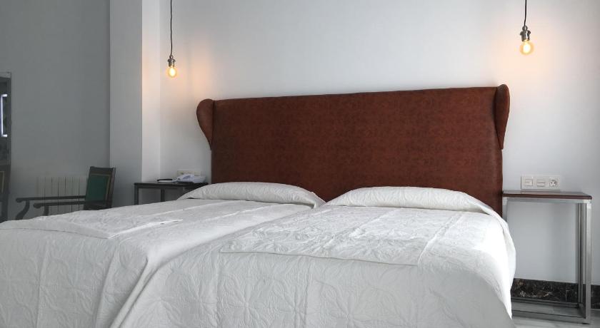 Kétszemélyes superior szoba erkéllyel (Superior Double Room with Balcony) fotója 9