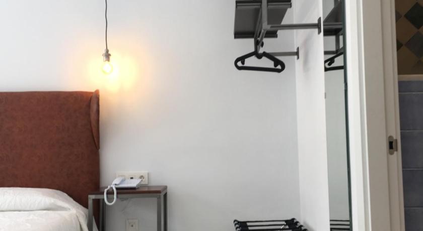 Kétszemélyes superior szoba erkéllyel (Superior Double Room with Balcony) fotója 17