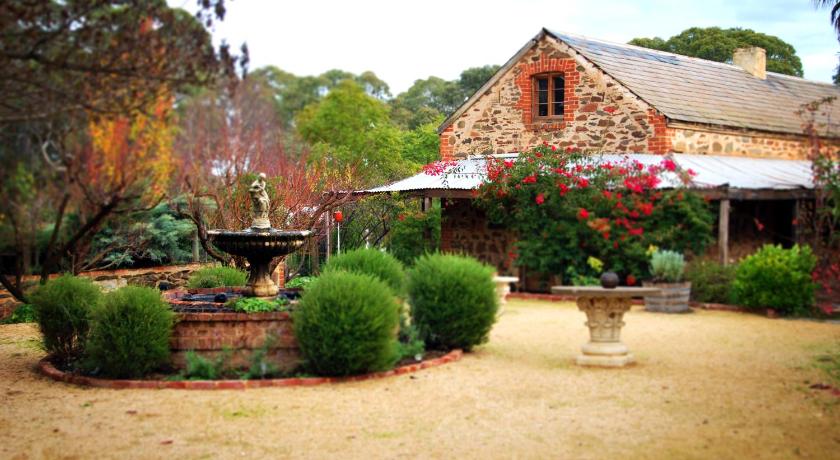 Jacobs Creek Retreat at Moorooroo Park photo