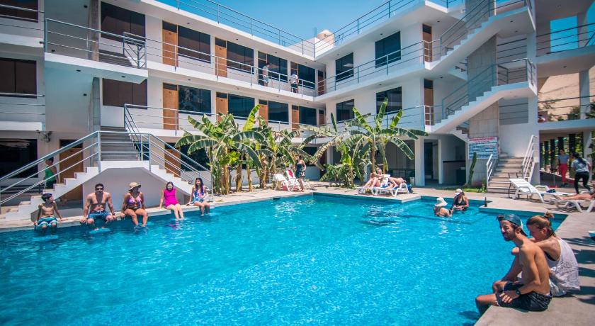 Carola Lodge — Hotel in Ica