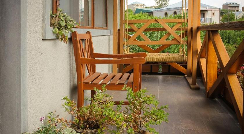 Yerkir Guest House photo