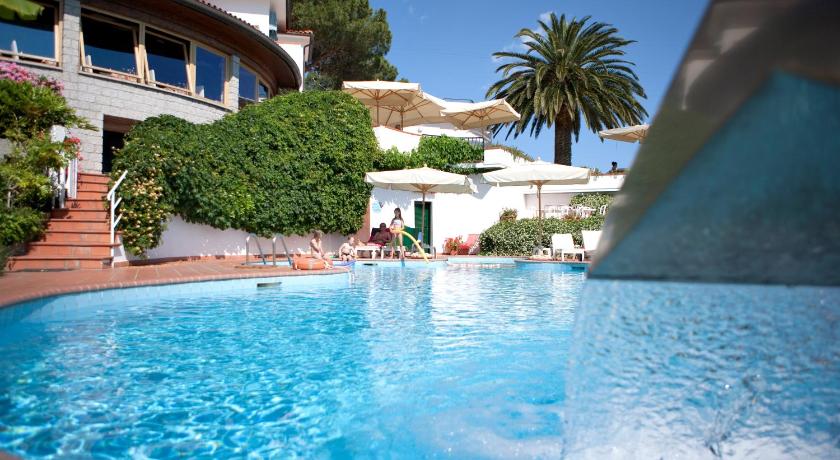 Hotel Gallo Nero — Hotel in Marciana