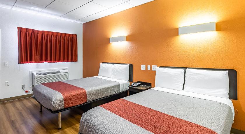 Motel 6 Elizabeth - Newark Liberty International Airport