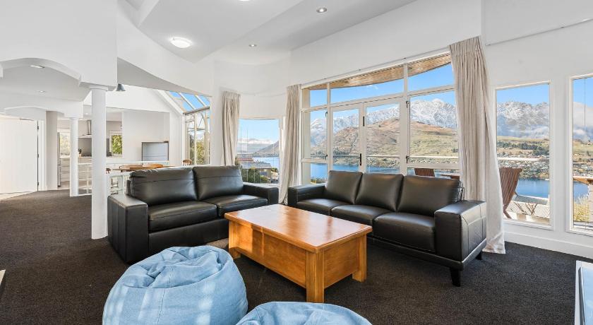 Panoramic Peregrine — Hotel in Queenstown