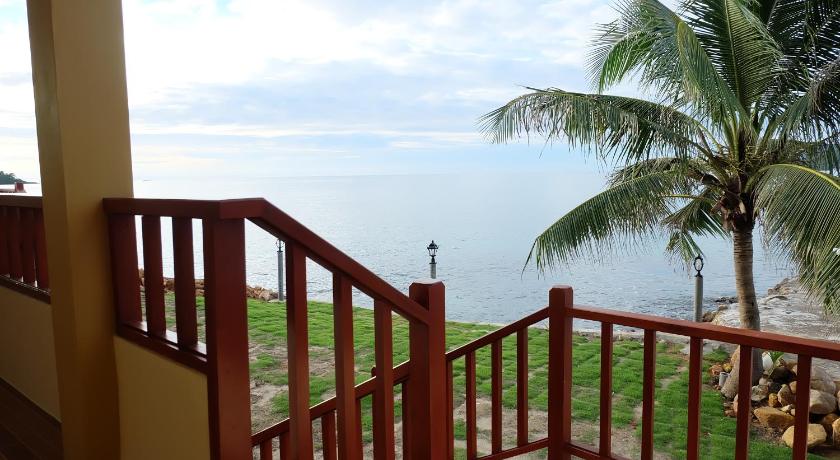 Image of Quadruple Room with Sea View 1