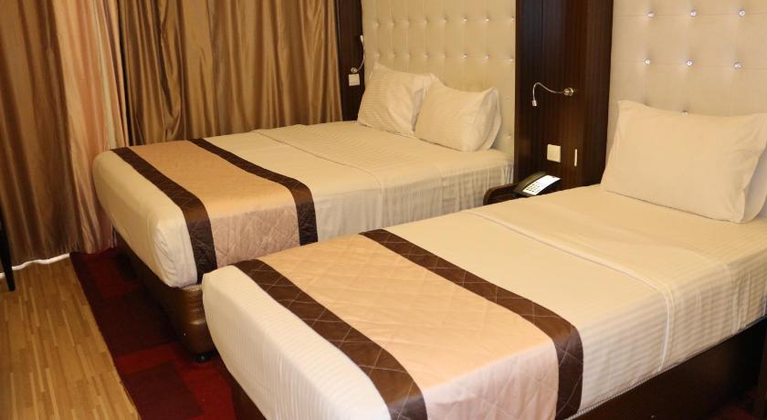 Image of Deluxe Suite with Balcony 10