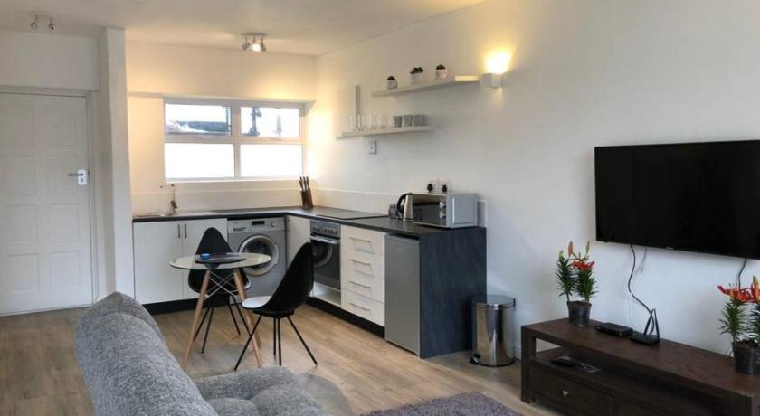 Studio Apartment in Green Point Cape Town Prices, photos, reviews, address. South Africa