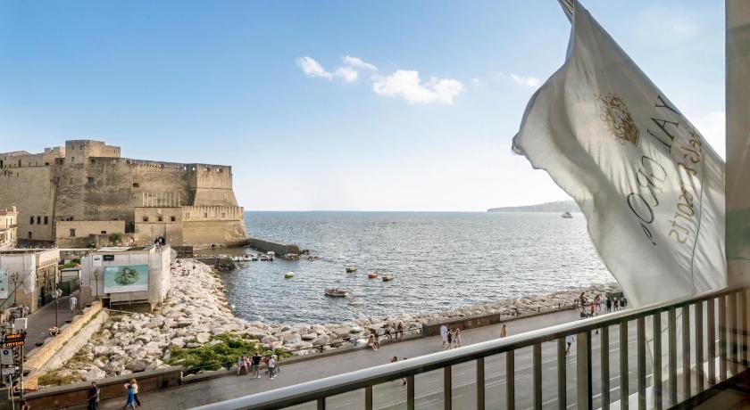 Image of Deluxe Double, sea view 8