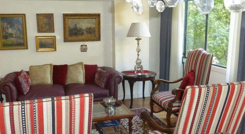 Plaza Huelen — Hotel in Santiago