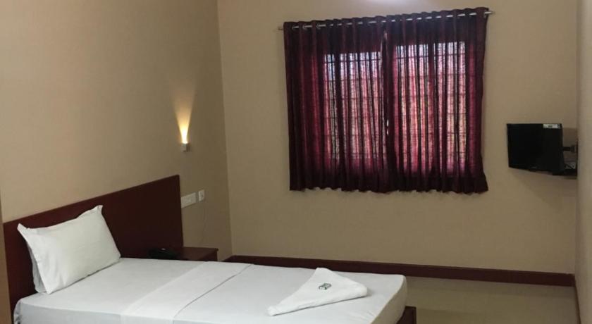 Kalluvalappil Holiday Inn photo