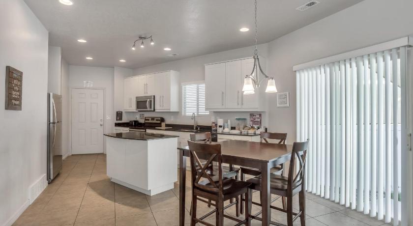 Spacious & New Guesthouse in Orem/Provo photo