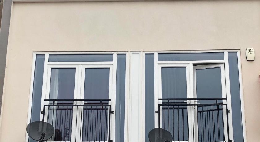 Boutique Blackpool 2 Bed Grey Apartment Sleeps 10 photo