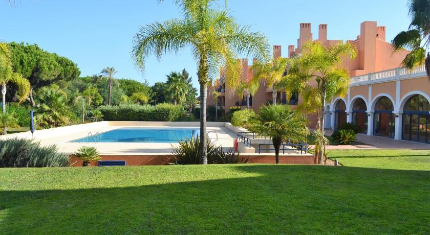 F5 Vila Sol by Garvetur — Hotel in Vilamoura