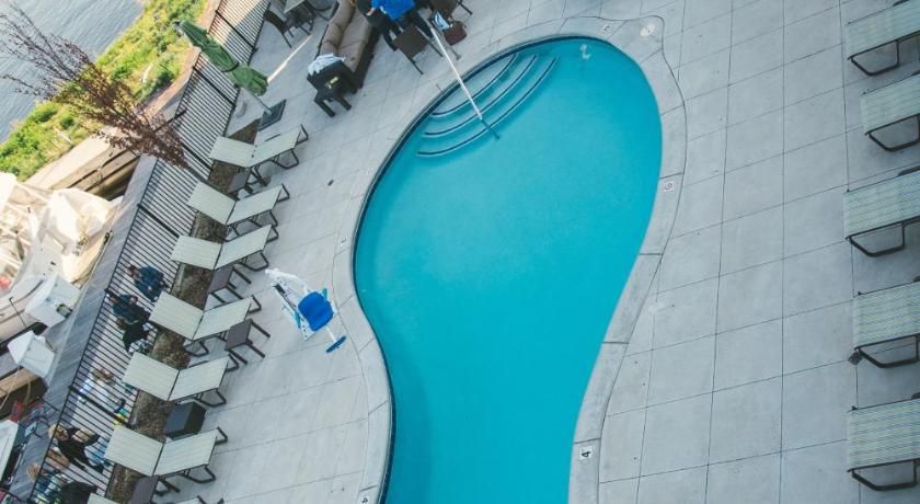 The Inn at Harbor Shores photo