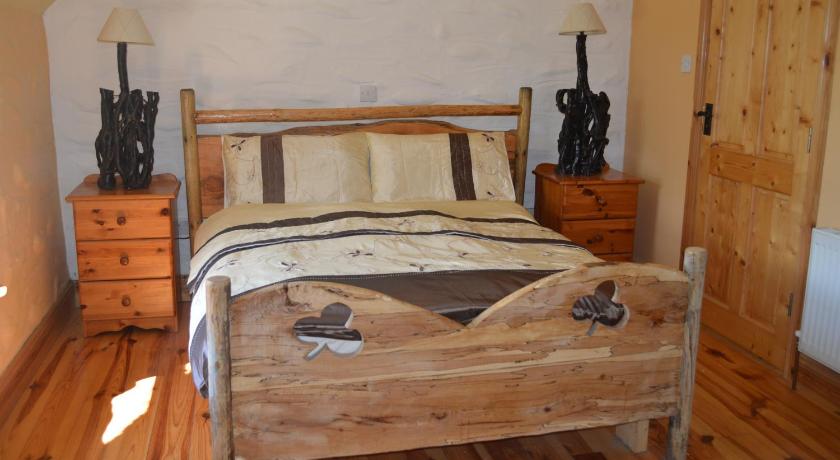 Lissyclearig Thatched Cottage Guesthouse Bed And Breakfast