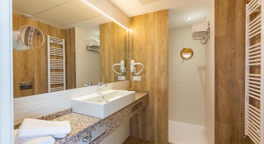 Suites at Sea photo