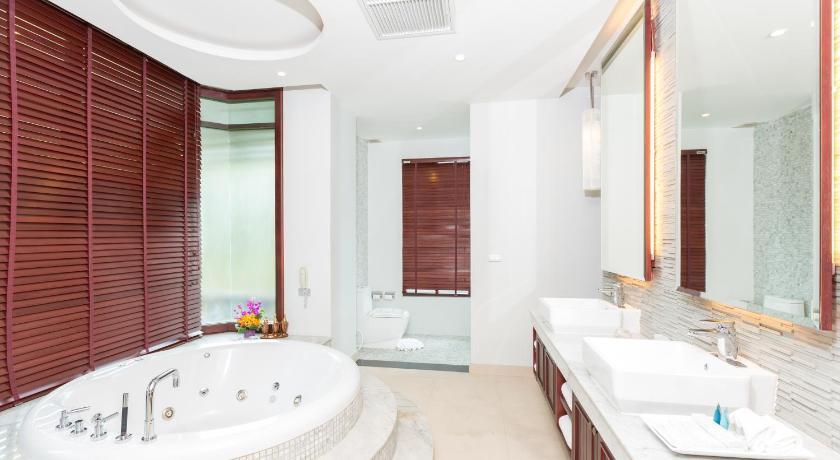 Image of Private Suite with Pool 2