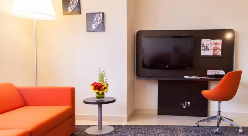 Image of Deluxe Studio 16