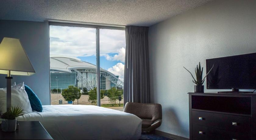 817 Hotel Days Inn by Wyndham ATT Stadium/Texas Live