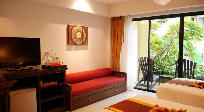 Image of Deluxe Pool Access 11