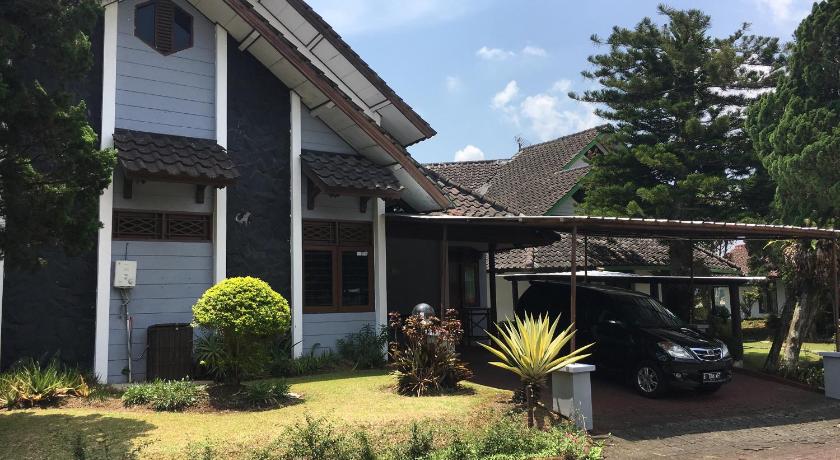 Villa Bougenville 2, Jalan Raya Kota Bunga photo