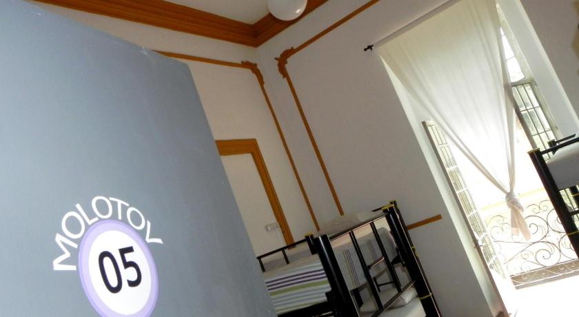 Image of Bed in 8-Bed Female Dormitory Room 9