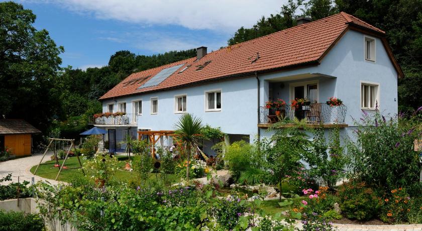 Privatzimmer Langthaler — Hotel in Melk