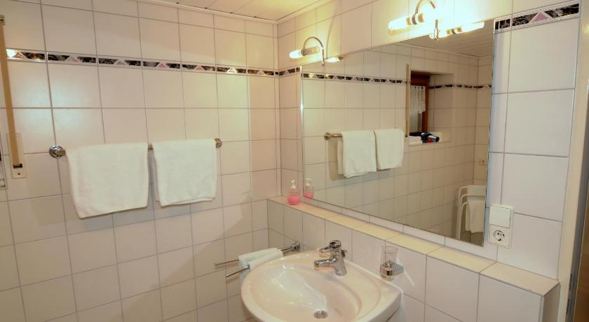 Haus Gabriele Guesthouse Bed And Breakfast Rust Deals Photos