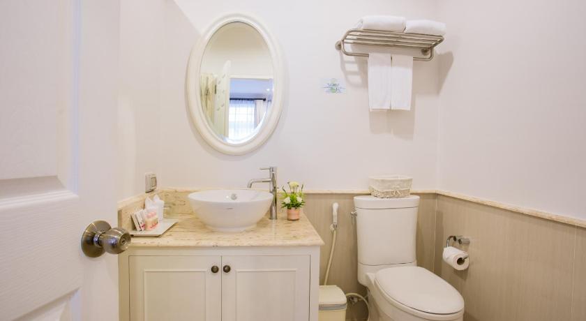 Image of Family Suite (2 bedrooms) 11
